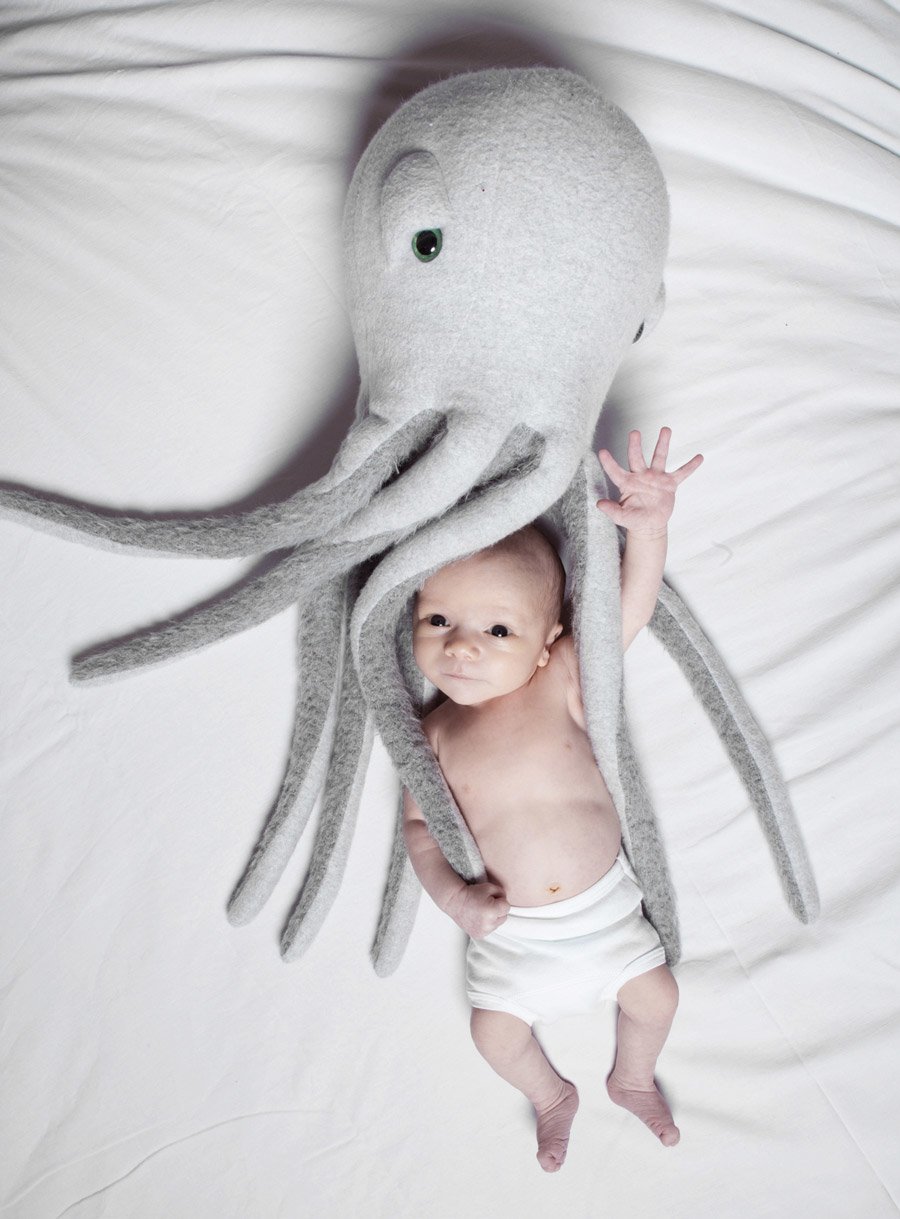 Kuscheliger geht's nicht! Mittagsschlaf in den Armen von "Nap Buddy" Octopus. Photo @steph.moreau.photographe