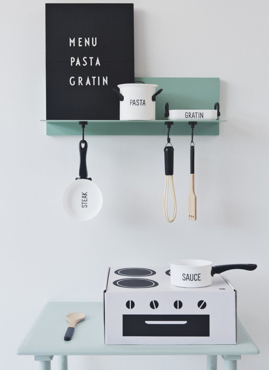 Minimalistisch: Einen Karton und ein paar Töpfe, mehr braucht es nicht, um die Fantasie junger Gourmets anzuregen © Design Letters