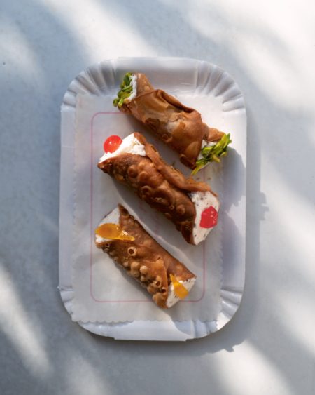 Sizilianischer Export-Schlager schlechthin: das Cannolo, ein "Schilfrohr", gefüllt mit Ricottacreme © Charlotte Bland