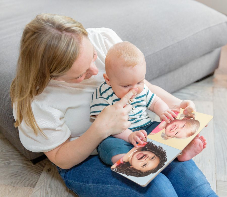 Meine Nase, deine Nase: Laut den Montessori-Experten von LOVEVERY lernt Baby anhand naturgetreuer Bilder effektiver