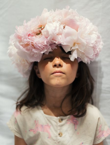 Zwischen Hippie-Feeling und Rokoko: Der Blumen Trend zeigt sich 2019 so vielschichtig wie eine Pfingstrose © Bobo Choses