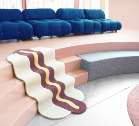 Teppiche für Kinder, die Appetit auf Einrichten machen: Der Hot Dog Rug im typisch minimalistischen Design von MAISON DEUX