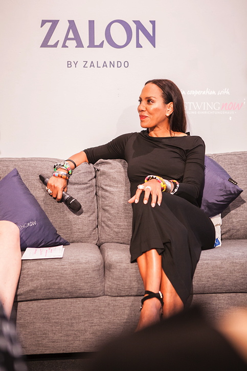 Barbara Becker wurde für den "Mode Zalon" von Stylistin Saskia beraten und strahlte im neuen Look