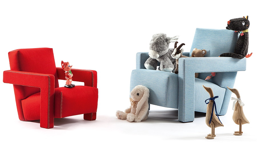 Neuinterpretation des Designklassikers von 1935 in Pantone Trendfarben – Baby Utrecht by Gerrit T. Rietveld, Cassina I Maestri Collection