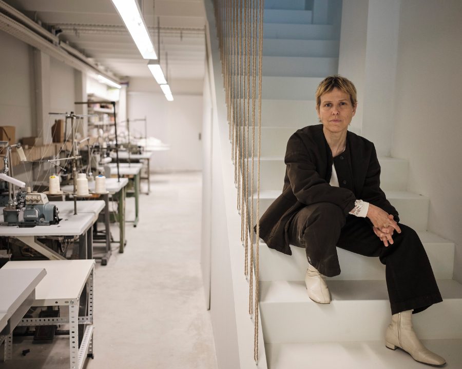 Adriana Zalacain in ihrem Brandspace: "Sèneca 8" vereint Atelier, Manufaktur und Store unter einem Dach