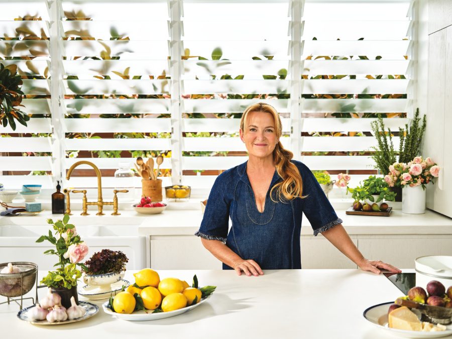 Sunshine, Lemons and Sea Salt: Küstenkind Donna kredenzt uns ihre Sommer-Hits. Foto © Chris Court/AT Verlag