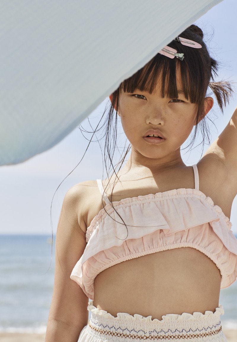 Fürs Côte d'Azur-Feeling: baiserfarbenes Musselin-Bikini-Top von Liilu für den Sommer 2019 © Carmen Ordoñez