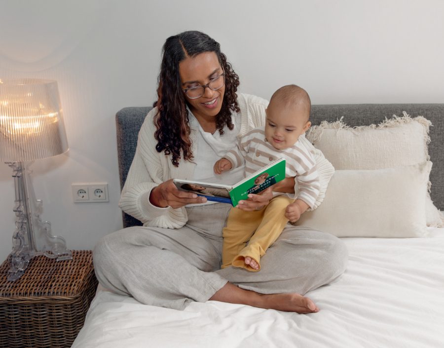 Meine ersten Gesten: Mit Mommy die wichtigsten Gebärden zu erlernen, ist für beide Seiten eine Erleichterung im Alltag