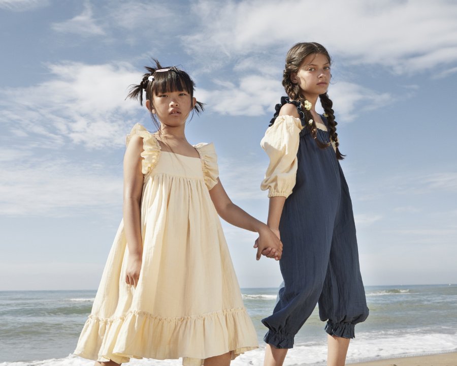 Sinn und Sinnlichkeit auf Fränkisch: romantische Looks für den Frühling oder die Sommerferien in Dorset © Carmen Ordoñez
