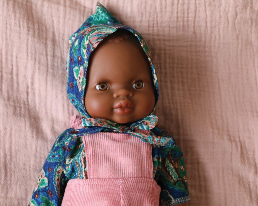 Puppen kaufen für den guten Zweck! Suzon by Suzie Winkle aus der Kollaboration Minikane X Smallable zum Universal Children's Day