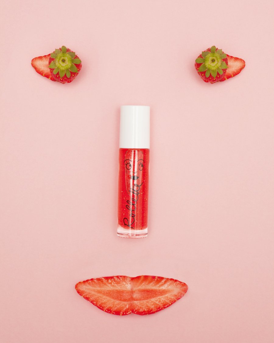 Nichts geht über Erdbeersaft auf den Lippen, aber Rollette von NAILMATIC duftet so dezent angenehm nach Erdbeer-Gelee-Bonbon