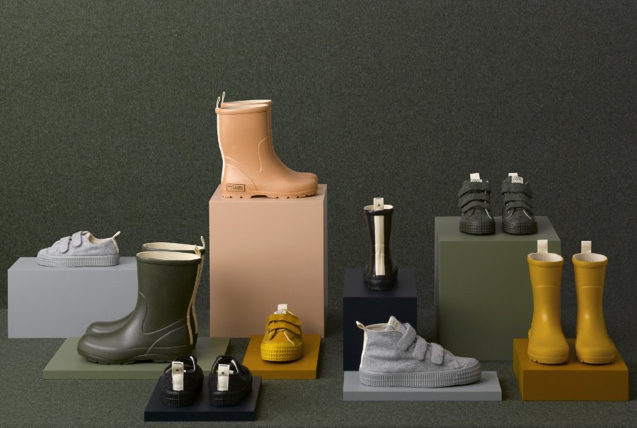 Goldener Oktober: Regenstiefel und Sneaker für den Herbst leuchten in Mustard oder geben sich dezent in Grey Melange