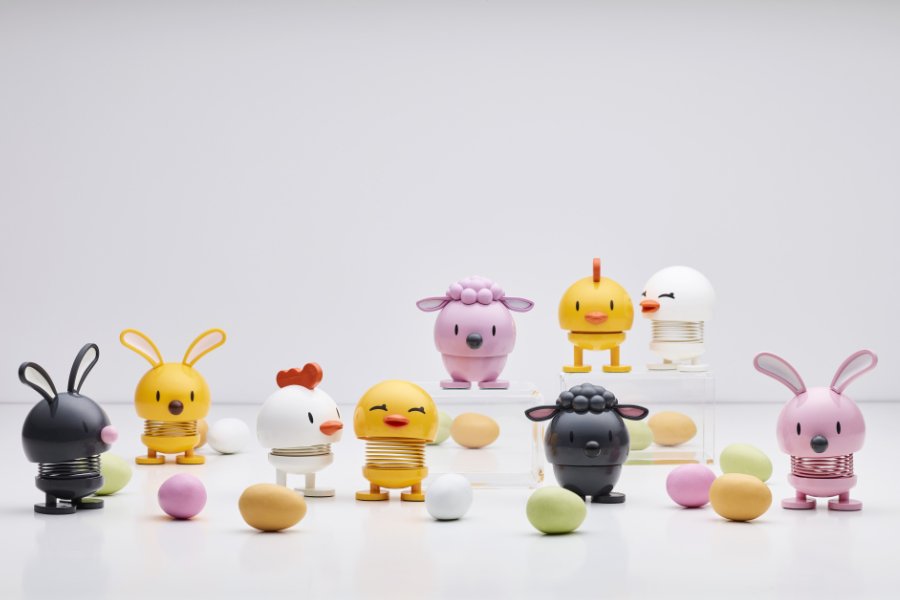Hoptimisten unter sich: das Tischdeko-Ensemble Chick, Bunny und Lambert stimmt alle Oster-Bruncher optimistisch