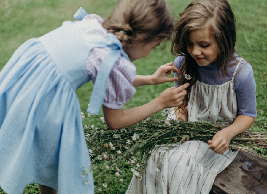 Contemporary laid back luxury: nachhaltige Kleidung, die Kinder nach eigenen Vorlieben kombinieren können