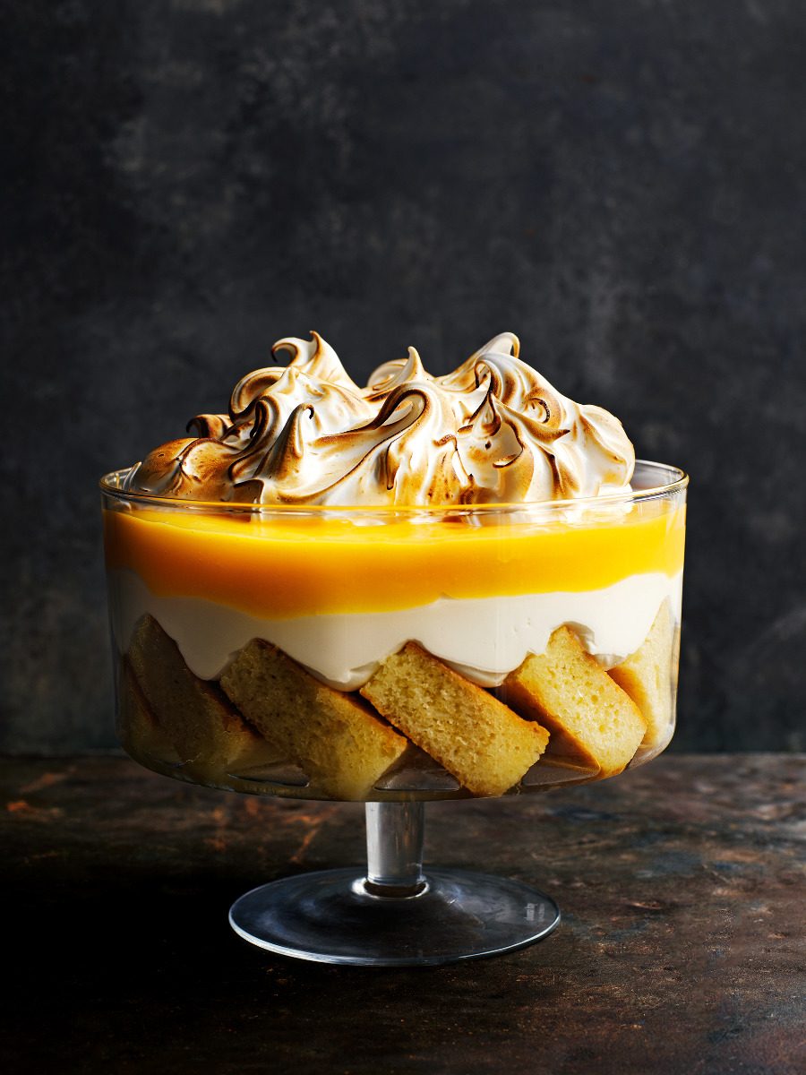 Kein Weihnachten in Australien ohne die "Kleinigkeit", den Trifle: hier in der Zitronenkuchen-Version. Foto © Chris Court/AT Verlag