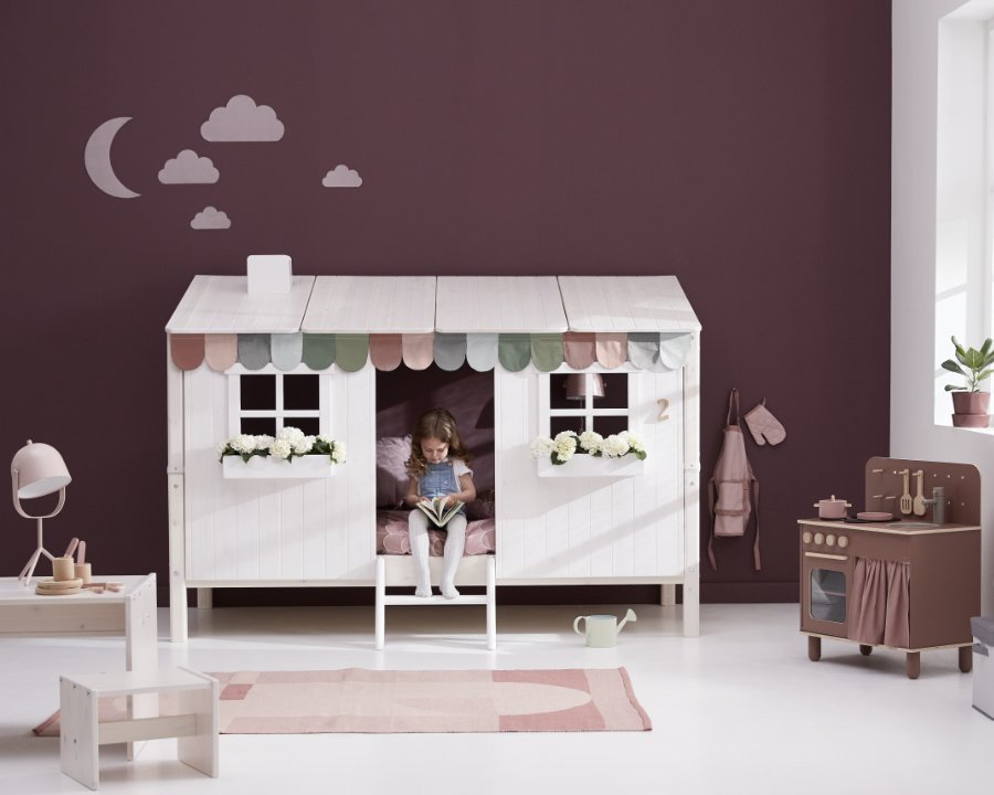 In der Lieblingslektüre schmökern, Vokabeln pauken oder den neuesten Gossip mit der Freundin austauschen: ein Haus(bett) für alles! 