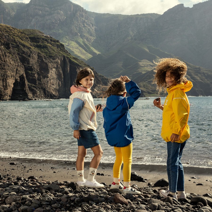 Wasserdichte Windbreaker von MINI RODINI für die stürmischen Tage im Sommer