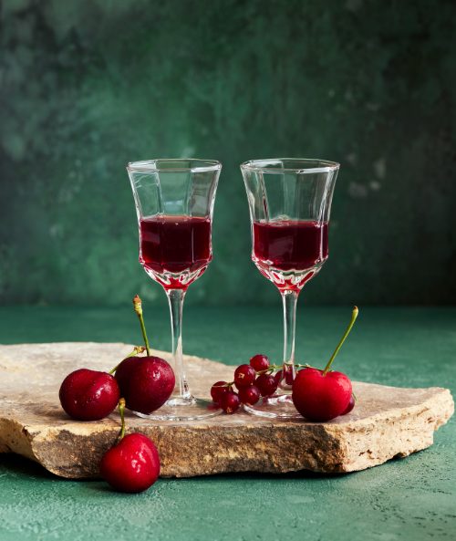 Kein Märchen-Menü ohne den passenden Drink: der Rotkäppchen-Wein. Foto © Katrin Winner