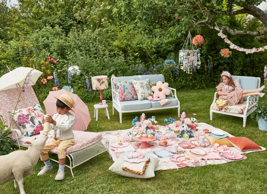 Kitsch-Overkill? Ja bitte, aber mit Achtsamkeit! Nachhaltige Essentials krönen die Osterpicknick-Idylle von MERI MERI