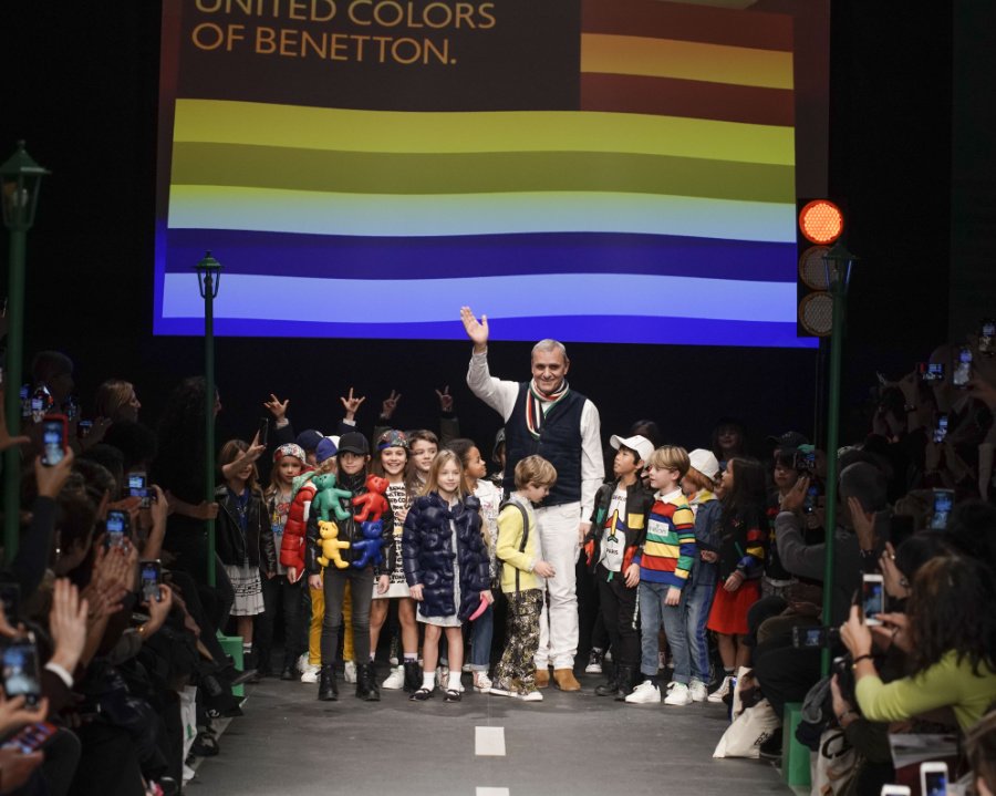 Let me entertain you! Jean-Charles de Castelbajac und seine Models beim Finale der "65 Benetton Street" Fashion Show für AW20/21 