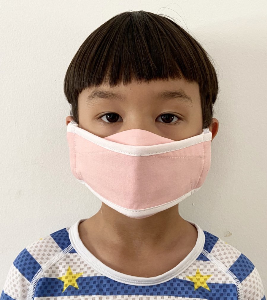 Die hohe Kunst des Faltens im Sinn: Die Origami-Style-Maske von GOODORDERING entfaltet sich großzügig über das Gesicht