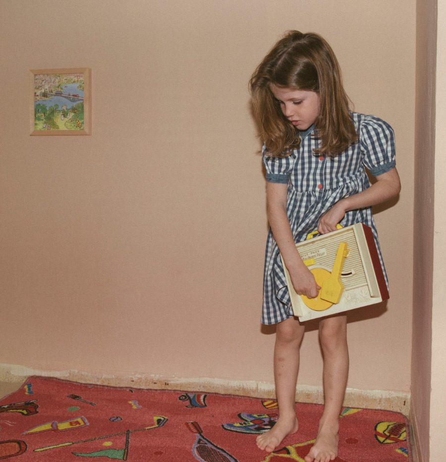 Trag's noch einmal, Mika! Das Gingham Dress aus Denim erlebt seinen zweiten Frühling