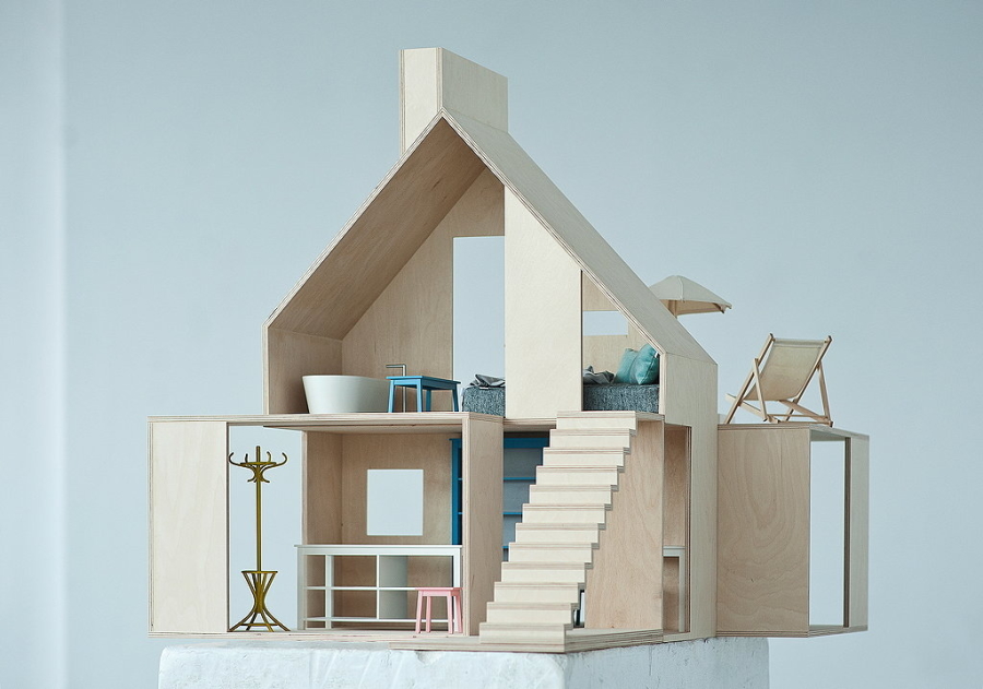 Ein ebenso schlichtes wie entzückendes Design Puppenhaus aus Holz, in Polen Hergestellt bei Boomini