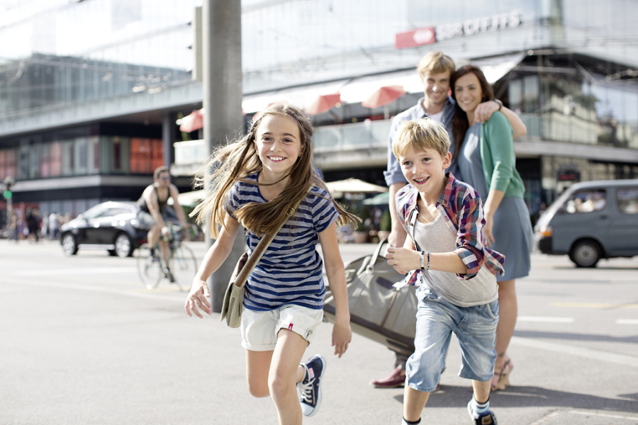 Grüezi mitanand! Auf geht's zur fröhlichen Familienfahrt!