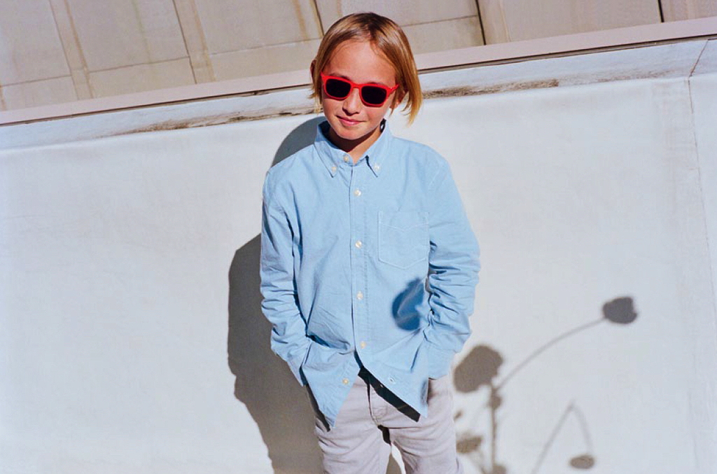 MYKITA FIRST SUN – JAGUAR R3-Fluor Red: ein Bild von einer Brille