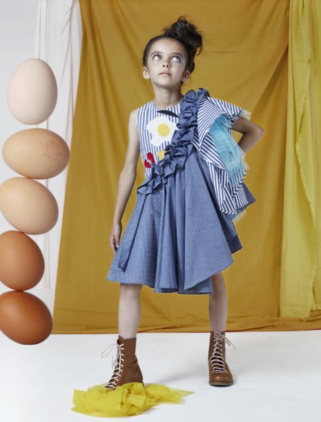 Herzhaft süß! Das Kleid "Beatrice" aus der „What is Dada?“ Kollektion von Raspberry Plum macht sich großartig beim Eierkuchenlauf