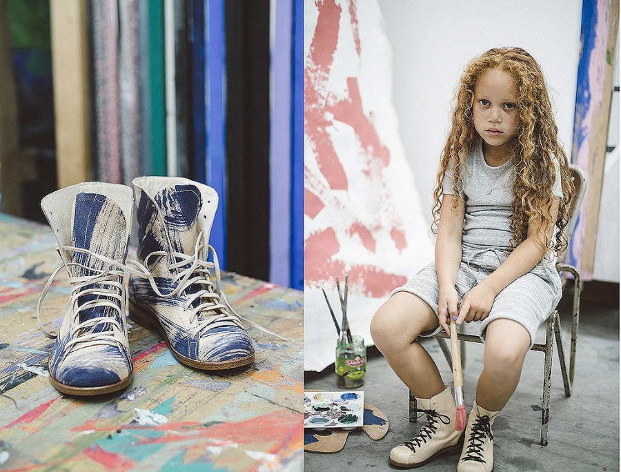 Handbemalte Monkey Boots in Ink Blue und ganz sportlich schlicht aus Naturleder